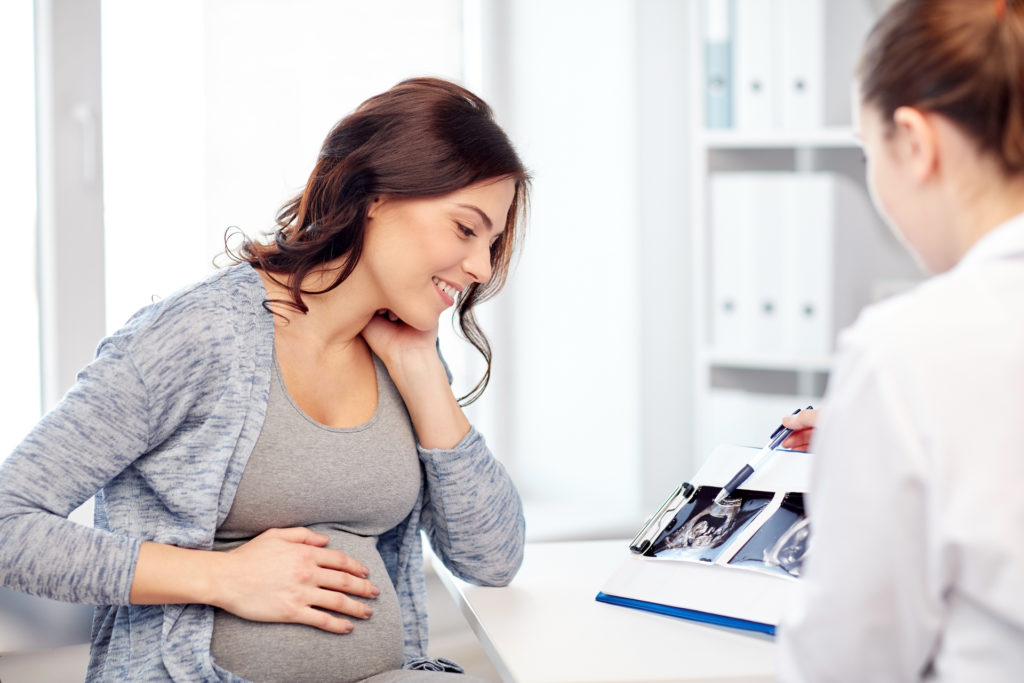 علامات المخاض: علامات وأعراض الولادة الطبيعية التي يجب أن تعريفيها
